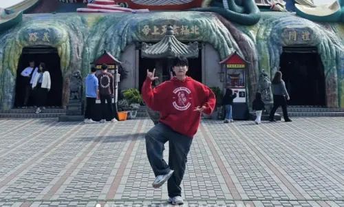 SJ高雄開唱不忘觀光！厲旭蓮池潭合照玄天上帝　粉絲看傻：有夠台
