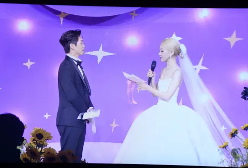 ▲陳漢典（左）、Lulu（右）的婚禮不僅賓客華麗，婚宴流程同樣精彩，宛如一場高規格「婚禮實況綜藝秀」。（圖／記者林柏年攝影）