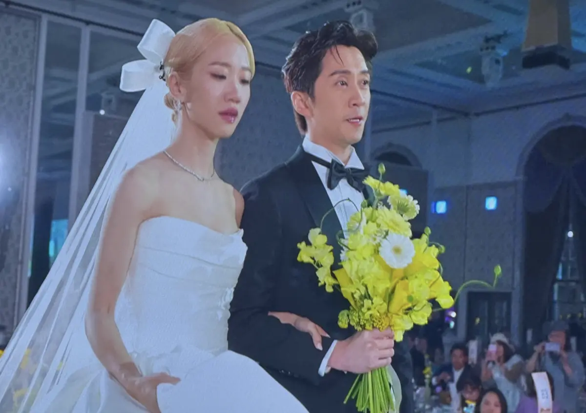 ▲Lulu（左）與陳漢典（右）婚禮迪士尼味濃！從進場到證婚直到2進之前，有包括《小美人魚》、《阿拉丁》、《白雪功主》等名片的歌曲相伴。（圖／記者蘇詠智攝）