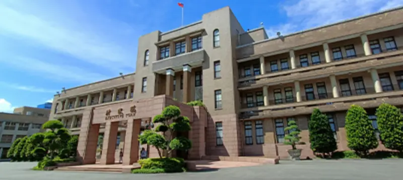 ▲行政院退休公關科長胡鵬年涉嫌為中共發展組織，遭高檢署起訴。（圖／翻攝行政院官網）