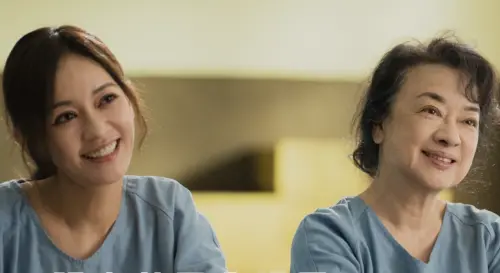 ▲陳意涵（左）與翁倩玉（右）在《陽光女子合唱團》有不少精彩對手戲。（圖／摘自 陽光女子合唱團 臉書粉絲頁）