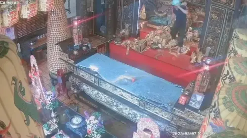 大鬧300年古廟！彰化鐮刀男跳神桌砍25尊神像　拒賠償下場曝
