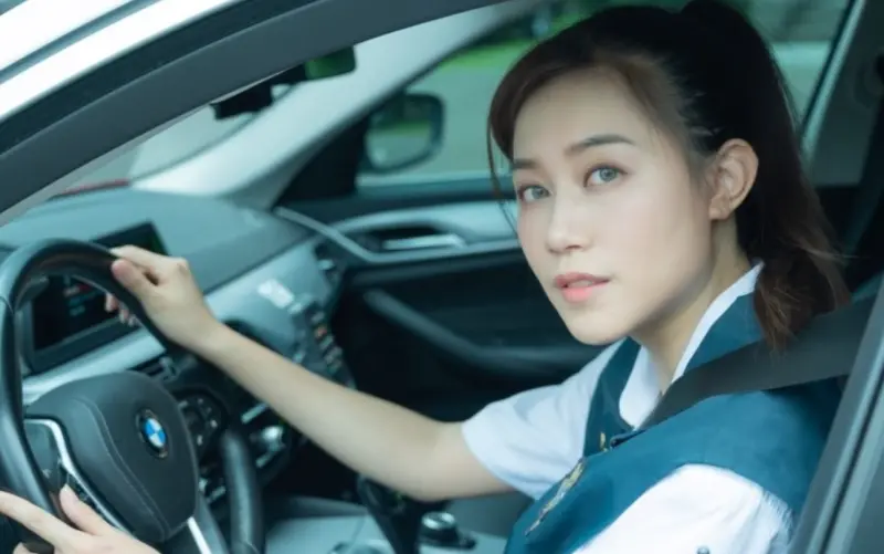 ▲在電影《陽光女子合唱團》中飾演超兇女警的演員李芷儀過去真的是警察，她還代表台灣出國選美得名過，人生閱歷相當豐富、精彩。（圖／李芷儀IG@seventtova）