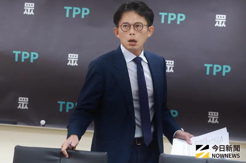 ▲黃國昌稱祖源「紫雲黃氏」被解讀是為了赴中鋪路，黃痛批莫名其妙。（圖／記者葉政勳攝，2026.01.26）