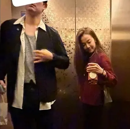 ▲喻虹淵（右）在IG曬出跟老公周渝民（右）的日常生活照。（圖／翻攝自喻虹淵IG@reen_yuan）