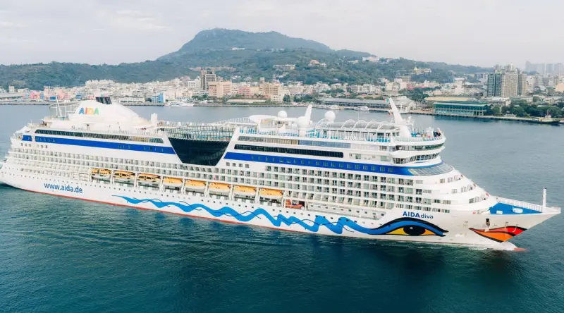 ▲愛達郵輪公司愛達女神號郵輪首航高雄港。(圖／高雄港務分公司提供)
