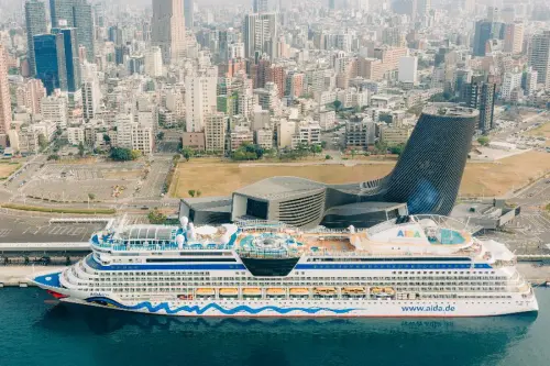 ▲愛達郵輪公司愛達女神號郵輪首航高雄港，靠泊高雄港旅運中心碼頭。(圖／高雄港務分公司提供)