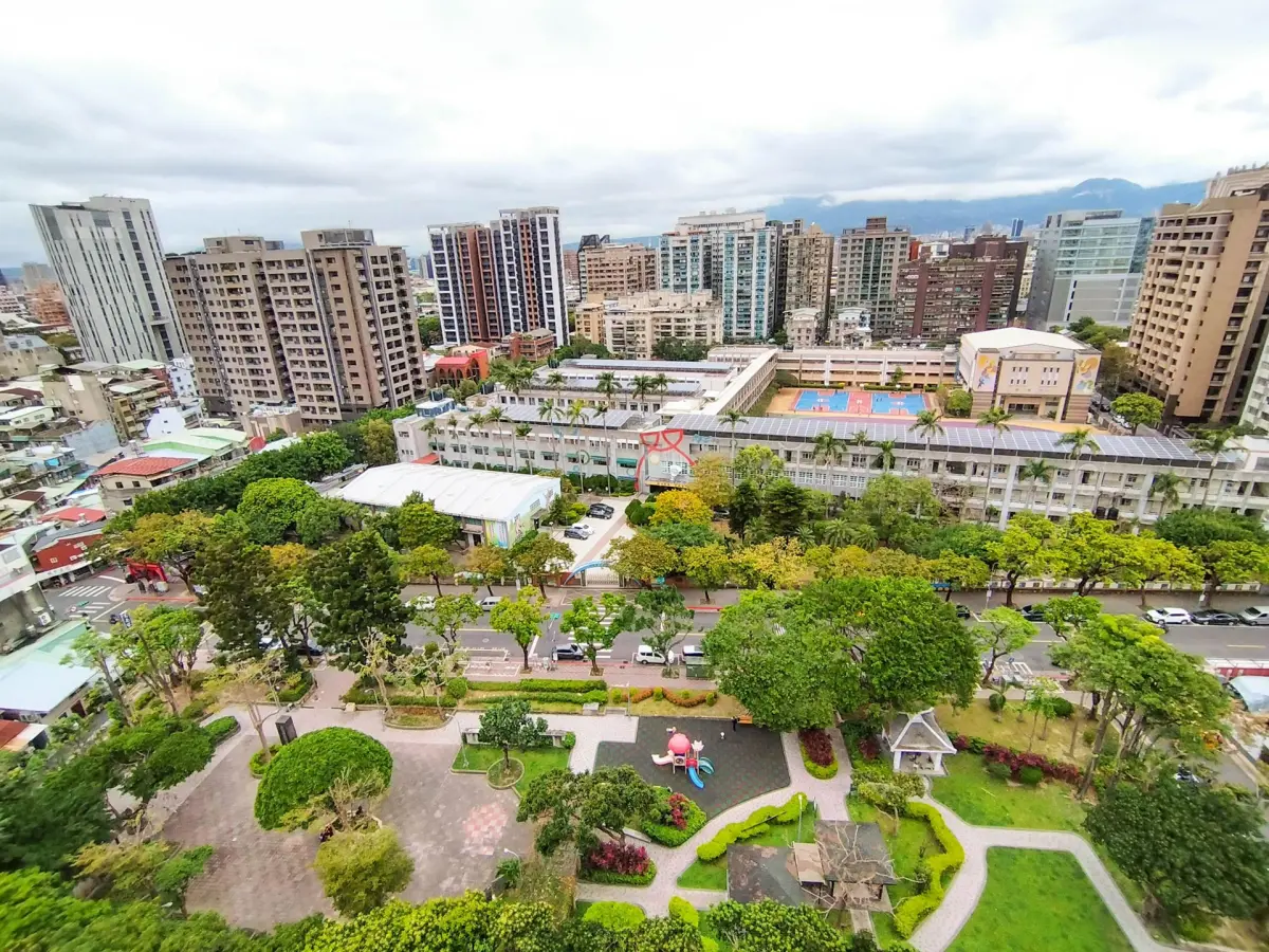 ▲受惠於西區門戶計畫，大同區新屋交易占比達29.5%居北市之冠，成功翻轉舊城形象。圖為台北市大同區街景示意。（圖／永慶房屋提供）