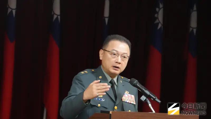 ▲國防部政務辦公室主任孫立方中將今（27）日針對民眾黨版本軍購案說明。（圖／記者呂炯昌攝）