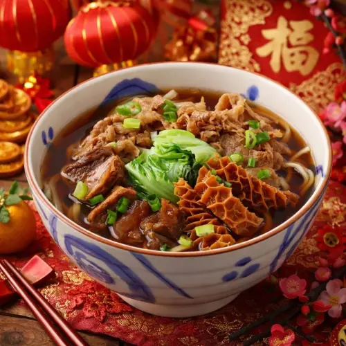 ▲三商巧福春節限定「紅燒四喜牛肉麵」新品，單點特價220元、套餐優惠269元。（圖／三商巧福 3375.com.tw）