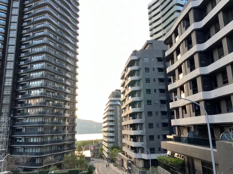 ▲台灣房屋集團趨勢中心統計實價登錄表示，2025年雙北市各捷運站周邊500公尺住宅，單價最便宜的前十名站點，最便宜的就是「淡水」。（圖／台灣房屋提供twhg.com.tw）