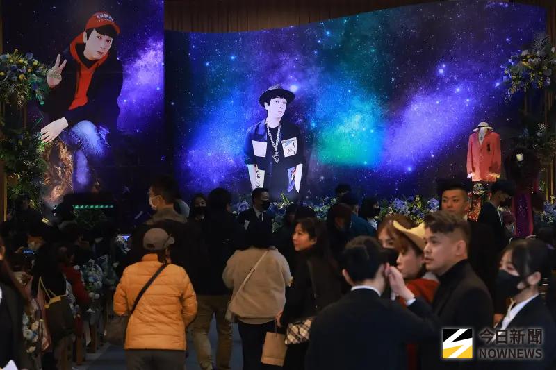 ▲曹西平今舉辦追思會，據悉三哥曹南平並未出席。而追思會結束後，曹西平遺體送往火化，骨灰以花葬方式安置在陽明山上。（圖／記者葉政勳攝影）