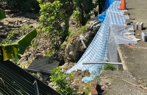 ▲桐林里北溝小段既有農路旁擋土牆滑動(圖／民政局提供2026.1.27)