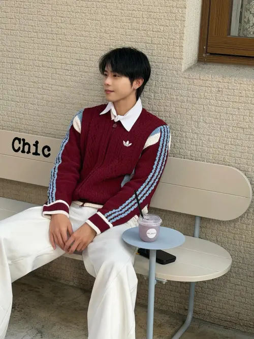 ▲高雄優格店店員宇光，過去是軍校畢業，為了夢想提早退伍。（圖／翻攝自Threads@rora_charlie）