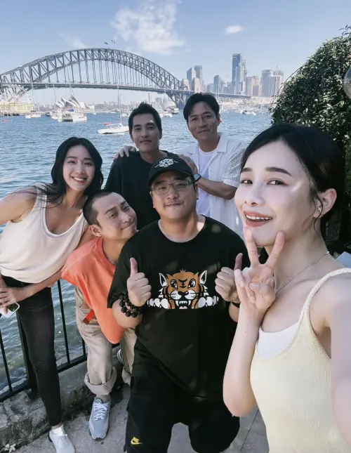 ▲隋棠（左1）出國工作仍惦記家裡。（圖／翻攝自隋棠臉書）