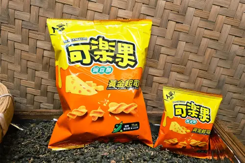 ▲限量冬片比賽茶推薦可樂果，新品(黃金起司口味)雙重新春活動送好禮。（圖／業者提供）