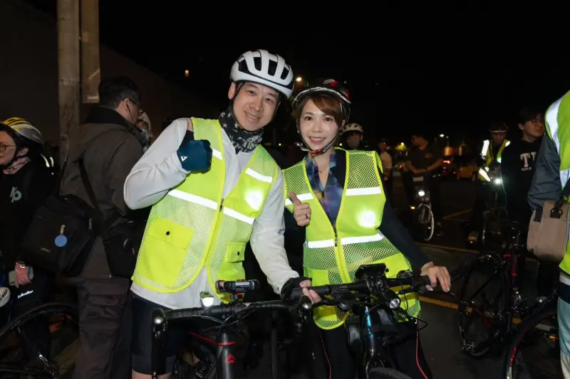 ▲民眾黨前副祕書長許甫（左）將參選台北市松信區議員，太太、民眾黨團主任陳智菡（右）也積極輔選。（圖／翻攝自陳智菡臉書）