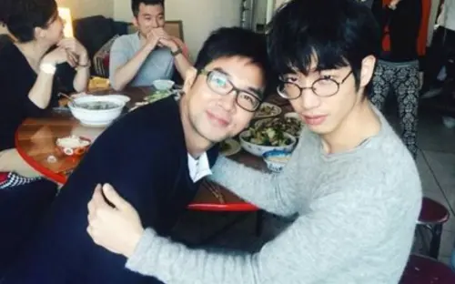 ▲謝承均（左）與劉以豪（右）是表兄弟，過年還會去彼此家中串門。（圖／謝承均臉書）