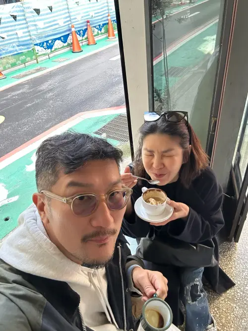 ▲▼許茹芸夫妻上週日度過悠閒的兩人時光。（圖／許茹芸 Valen Hsu臉書）