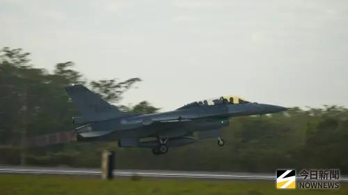 圖輯／捍衛領空！空軍F-16戰機演練6分鐘緊急起飛
