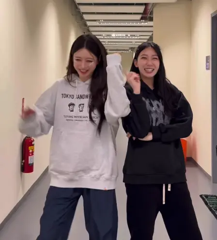 ▲李雅英（左）、檸檬（右）沒應援時，私下也會一起合拍舞蹈影片，感情其實超好。（圖／檸檬IG@funkygirls_lemon）