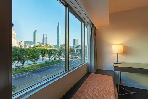 ▲「國聯大飯店」位於台北大巨蛋對面，還有許多房間能直接看到台北地標101。（圖／國聯飯店提供 www.unitedhotel.com.tw）