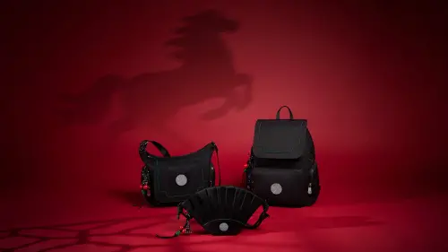 ▲Kipling「馬上猴你好運包」系列-FAN BAG 扇子包、CITY ZIP S 猴子包 、GABB S牛角包，讓好運隨行上路。（圖／品牌提供）