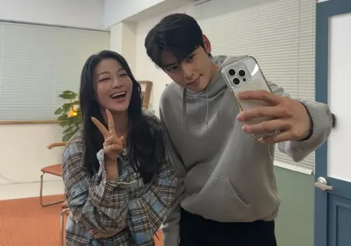 ▲趙雅頓（左）留言力挺車銀優（右）。（圖／趙雅頓IG@arden_cho）