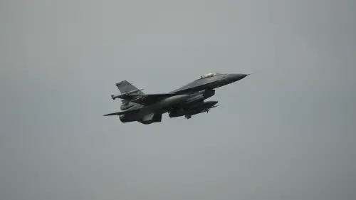 ▲F-16V戰機升空，狙擊手莢艙也在春巡首次曝光。（圖／記者呂炯昌攝）
