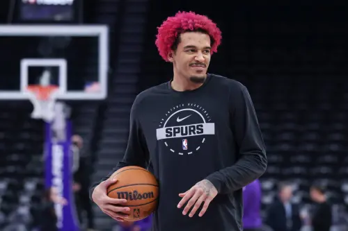 ▲NBA美國職籃（National Basketball Association）聖安東尼奧馬刺隊陣中極具個人特色的前鋒索漢（Jeremy Sochan），在聖城的日子恐怕已進入倒數計時。（圖／美聯社／達志影像）