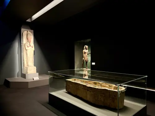 ▲猶如踏入法老墓室的展區，讓人心生敬畏，也得以窺探埃及古文明的信仰。（圖／記者蕭涵云攝）