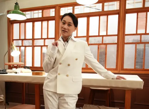 ▲何佩芸透露私下裝扮很有女人味，反而讓大家認不出來。（圖／台視提供）