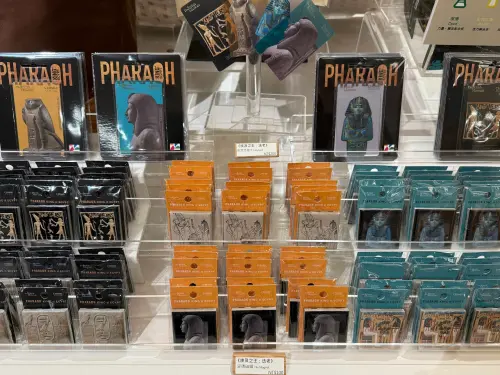 ▲透卡材質的悠遊卡質感很好。（圖／記者蕭涵云攝）