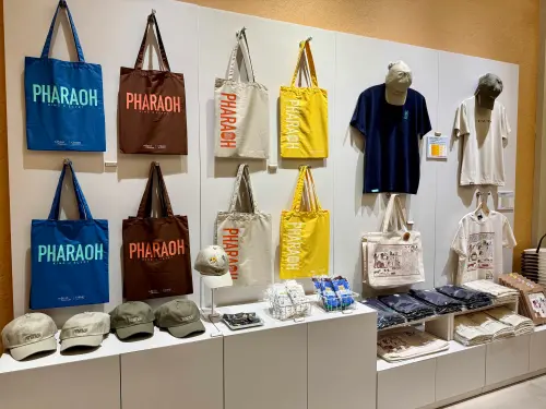 ▲購物袋顏色、款式選擇一覽。（圖／記者蕭涵云攝）