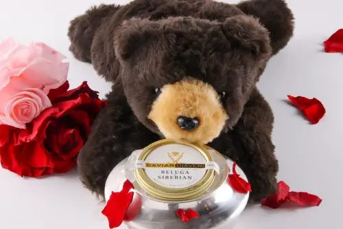 ▲麗緻熊帶來頂級貝魯迦魚子醬Caviar。(圖／亞都麗緻大飯店提供 taipei.landishotelsresorts.com/)