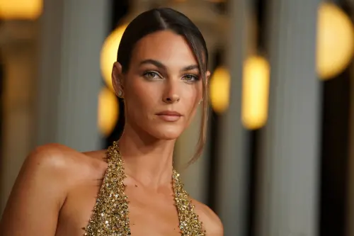 ▲美艷名模維多利亞伽里蒂（如圖）是李奧納多狄卡皮歐現任女友，卻因為金球獎頒獎典禮他帶著媽媽走紅毯，感到心裡不是滋味。（圖／美聯社／達志影像）