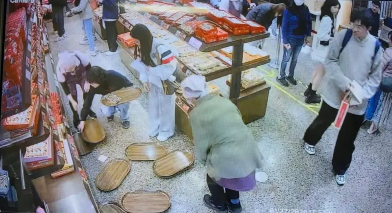 ▲佳德鳳梨酥28日以武俠小說風格發文，描述顧客退換貨不成情緒失控事件，幽默又生動的文字引發熱議，網友大讚小編文筆一流，直呼像在追金庸小說。（圖／翻攝佳德鳳梨酥）