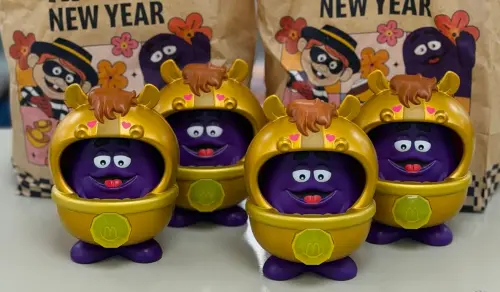 ▲有民眾連續抽到4隻麥當勞12生肖公仔隱藏版，讓當事人哭笑不得。（圖／翻攝Threads）