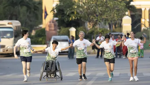 主教、奧運選手與輪椅跑者的桑格河畔接力！法爾力挺泰柬衝突難民
