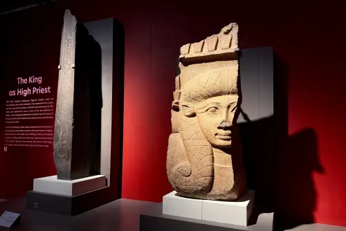 ▲奇美埃及展眾多宏偉石像來台，難得一見。（圖／記者蕭涵云攝）