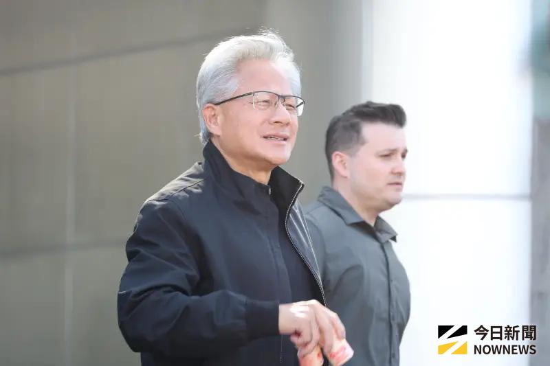 ▲輝達執行長黃仁勳今（29）日抵達台灣。