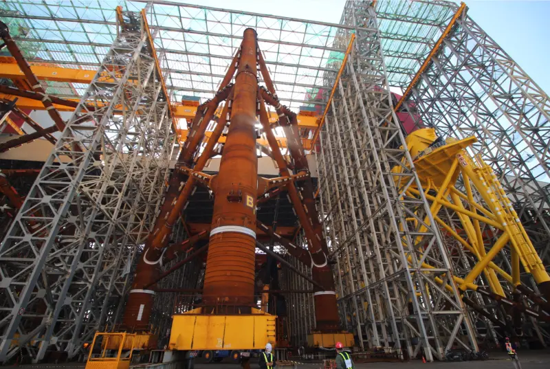    ▲賴文祥也直言，做不出來哪會是國產化的問題， CIP過去的彰芳西島、中能風場都可以如期併網，現在的3之1其他人都還沒發包，他就已在推進海事工程，有廠商拿到案子都在等著轉賣脫手、還有等到被政府取消開發，認為把無法開發推給國產化實在是「牽拖」。（圖／記者鍾泓良攝影）  