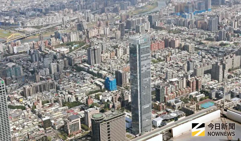 ▲境外污染物預計於傍晚移入影響我國空氣品質，移入污染濃度偏高，全台空氣品質為普通至橘色提醒等級。（示意圖／記者吳翊緁攝）