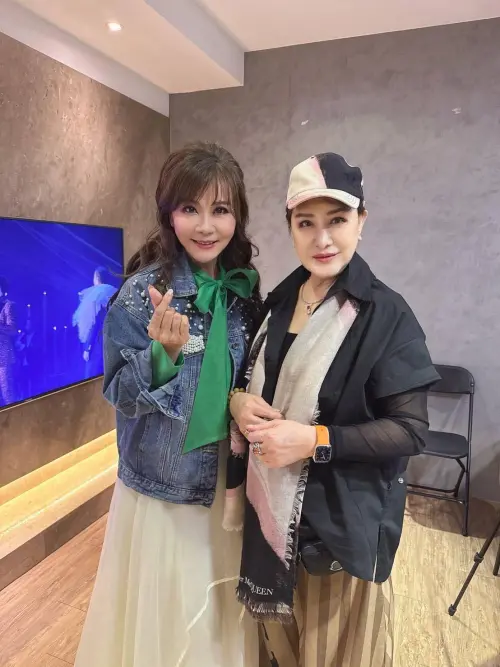 ▲龍千玉（左）新歌〈戲夢〉，是受到歌仔戲名角楊麗花（右）的啟發。（圖／翻攝自龍千玉臉書）