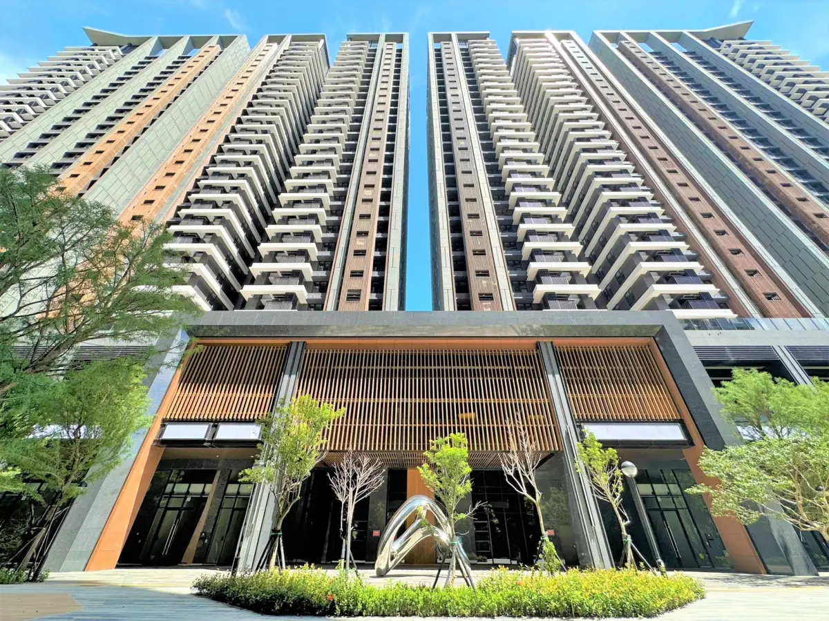 ▲房價噴漲讓竹科新貴也得低頭？新竹縣市小宅單價 5 年狂飆逾 6 成，小坪數住宅已成購屋無奈下的新主流。圖為房市示意圖。（示意圖／永慶房產集團提供）