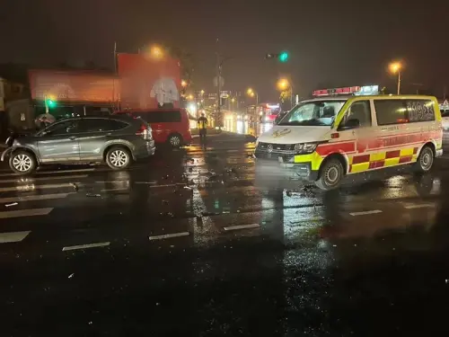 鳴笛閃燈還是出事！宜蘭救護車路口遭攔腰猛撞　釀4傷送醫
