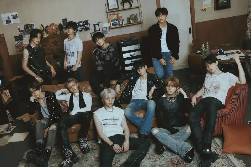 ▲YG男團TREASURE宣布柬埔寨開唱，消息曝光後，許多網友想到BIGBANG前成員勝利曾在當地夜店嗨喊：「我要帶GD來」，讓粉絲相當擔心此行動機。（圖／TREASURE官網）