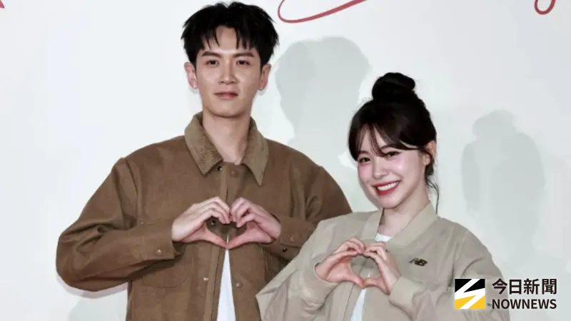 ▲藝人柯震東（左）、李多慧（右）今（29）日出席運動品牌好友活動，男方認了女方是理想型，並即興秀一段韓文向粉絲告白，李多慧大讚「發音很好」，現場氛圍狂冒粉紅泡泡。（圖／記者吳翊緁攝影）