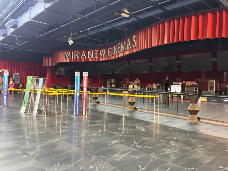 ▲電影院聚客能力下滑，未來將朝「縮小規模、提升特殊性」發展，而百貨招商首選轉為餐飲服務，電影院退居第三。（圖／記者鍾怡婷攝）