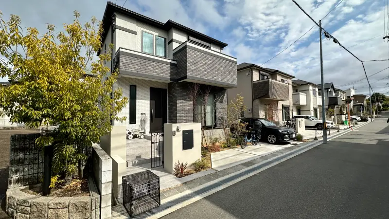 ▲全球百大豪宅之一「The Peak Presidence Hills」，由日本建商 FMI JAPAN 株式會社開發，座落於大阪豐中市核心住宅圈，兼具成熟生活機能與長期居住價值。（圖／業者提供）